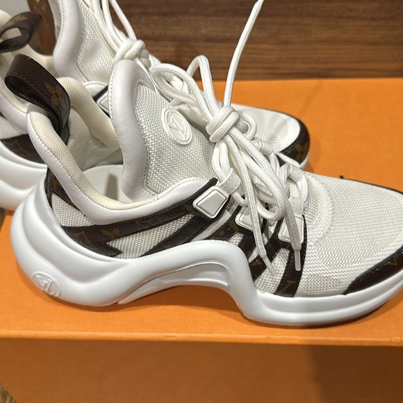 Louis Vuitton LV Archlight Sneaker Size 37 - Picture 7 of 7